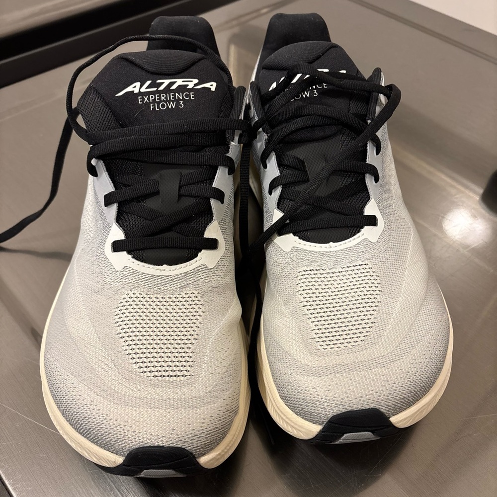 Altra Men's Experience Flow 3 Running Shoes - Black and White NWT - Picture 3 of 4